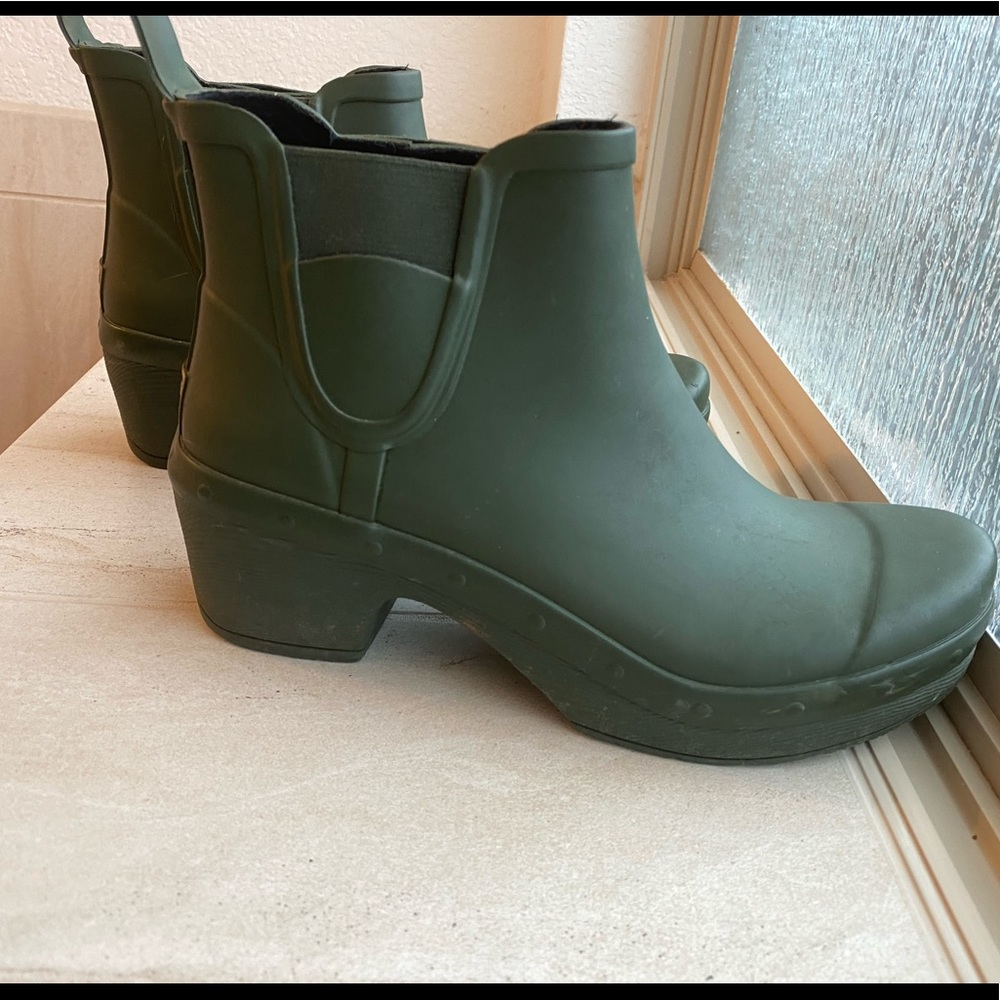 Dansko Rosa Chelsea Rain Boot